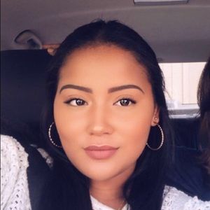 Meet your Posher, Daniela